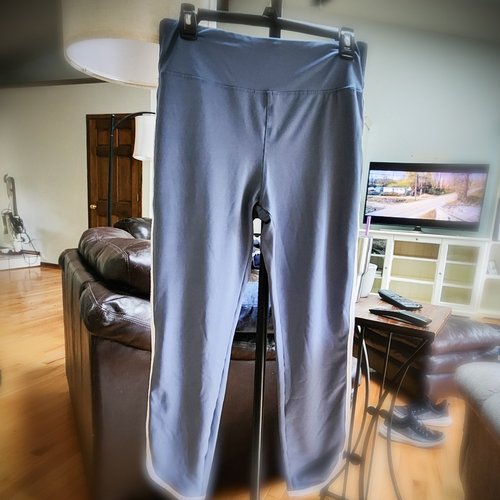 Cali sport yoga capris size Large